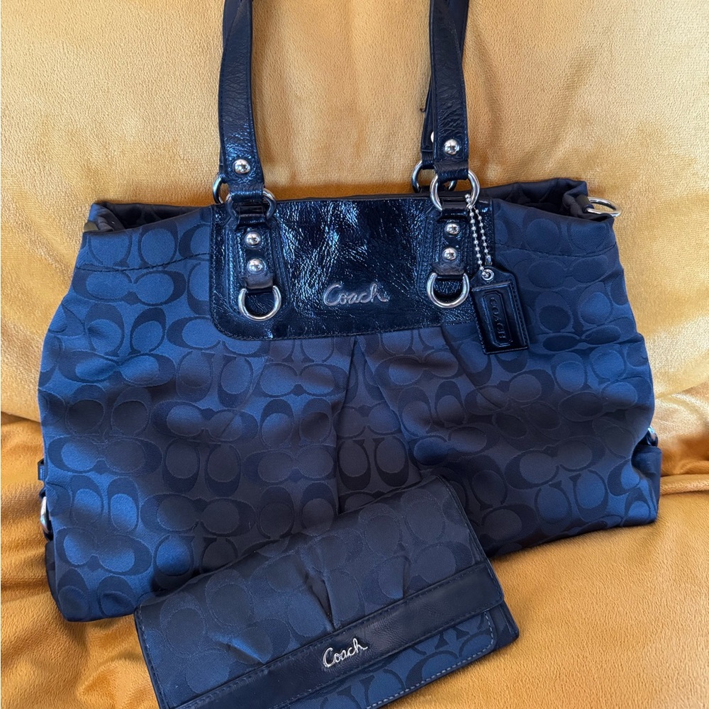 Coach Black Shoulder Bag with Signature Design